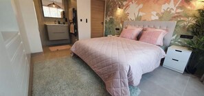2 bedrooms, iron/ironing board, travel crib, free WiFi - 200m Rue d'Antibes - Magnificent new 3-room 95M2 apartment (Cannes)