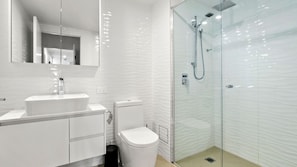 Shower, towels