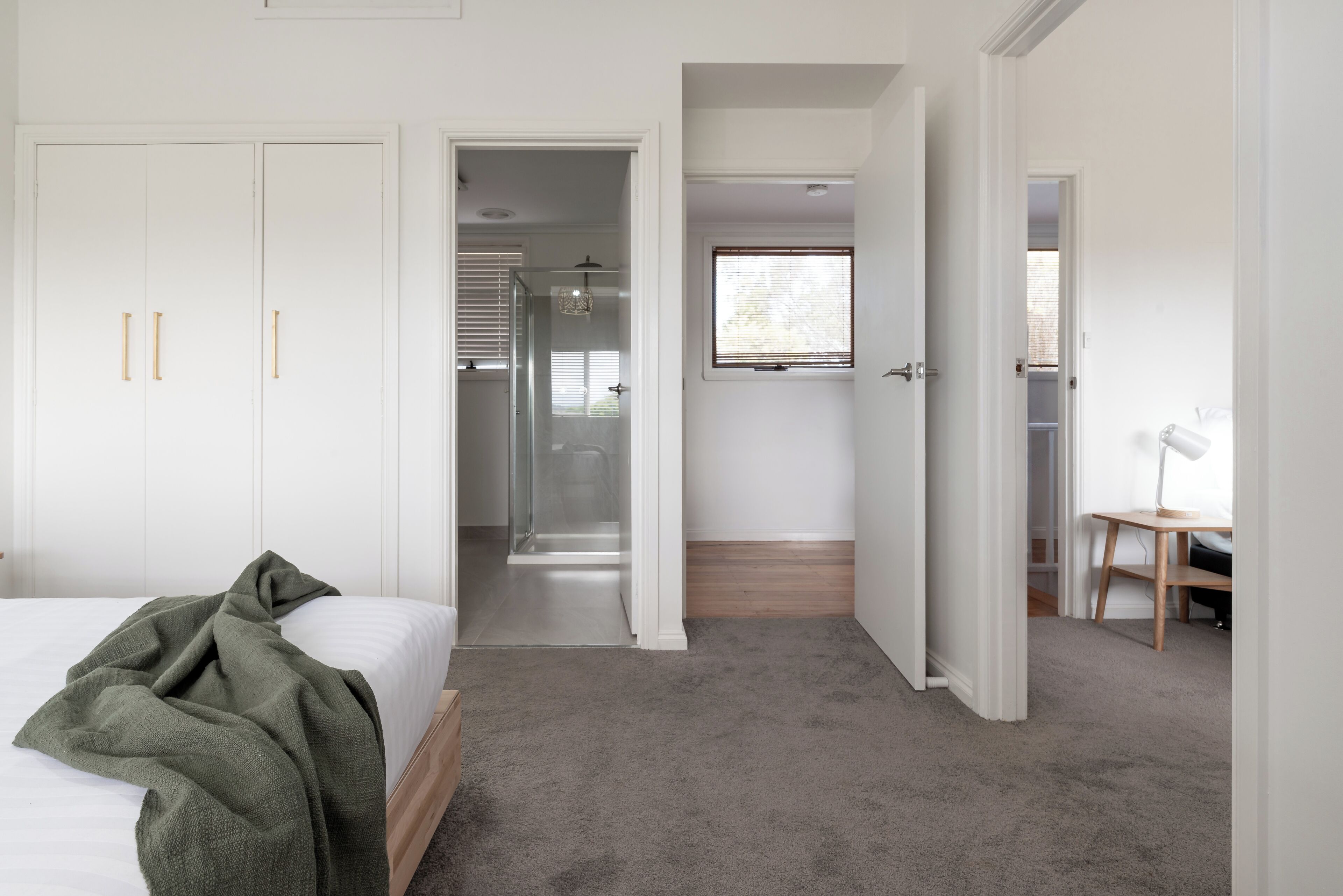 5 soveværelser, skrivebord, strygejern/strygebræt, weekendseng