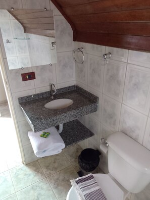 Comfort Chalet | Bathroom