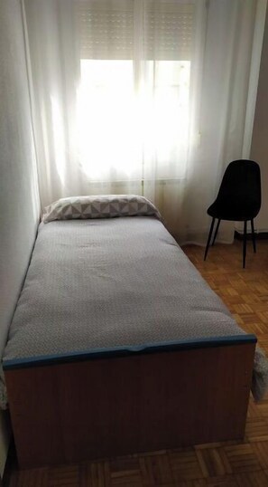 3 bedrooms, iron/ironing board, travel cot, free WiFi
