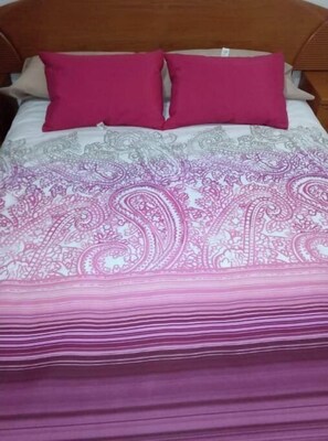 3 bedrooms, iron/ironing board, travel crib, free WiFi