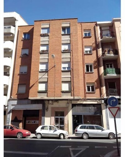 Calle Lardero apartment