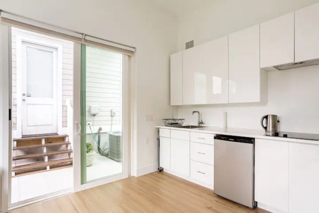 Downsizing Refined - 5 min walk to Forsyth Park