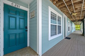 Exterior detail - The Skimmer Condo: Downtown on the Bay - Nature Views - Bird watching (Cedar Key)