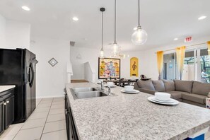 Interior - Private Views & Theme Rooms, Perfect for Families! (Davenport)