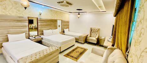 Quarto casal executivo | Ferros/tábuas de passar roupa, Wi-Fi de cortesia, roupa de cama