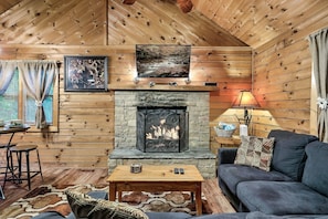 Smart TV y chimenea