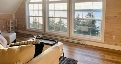 Family-Friendly Oceanfront Home with Incredible Views, Ideal for Long Stays!