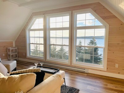 Family-Friendly Oceanfront Home with Incredible Views, Ideal for Long Stays!