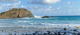 Fortuna Bay Villa/Entire Apt/Walk to the Bay