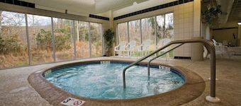 Family-friendly, many recreations in the Resort, Pools, Sauna, Golf, Game room