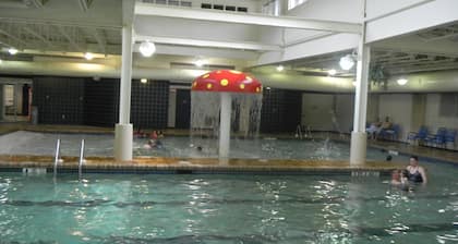 Family-friendly, many recreations in the Resort, Pools, Sauna, Golf, Game room