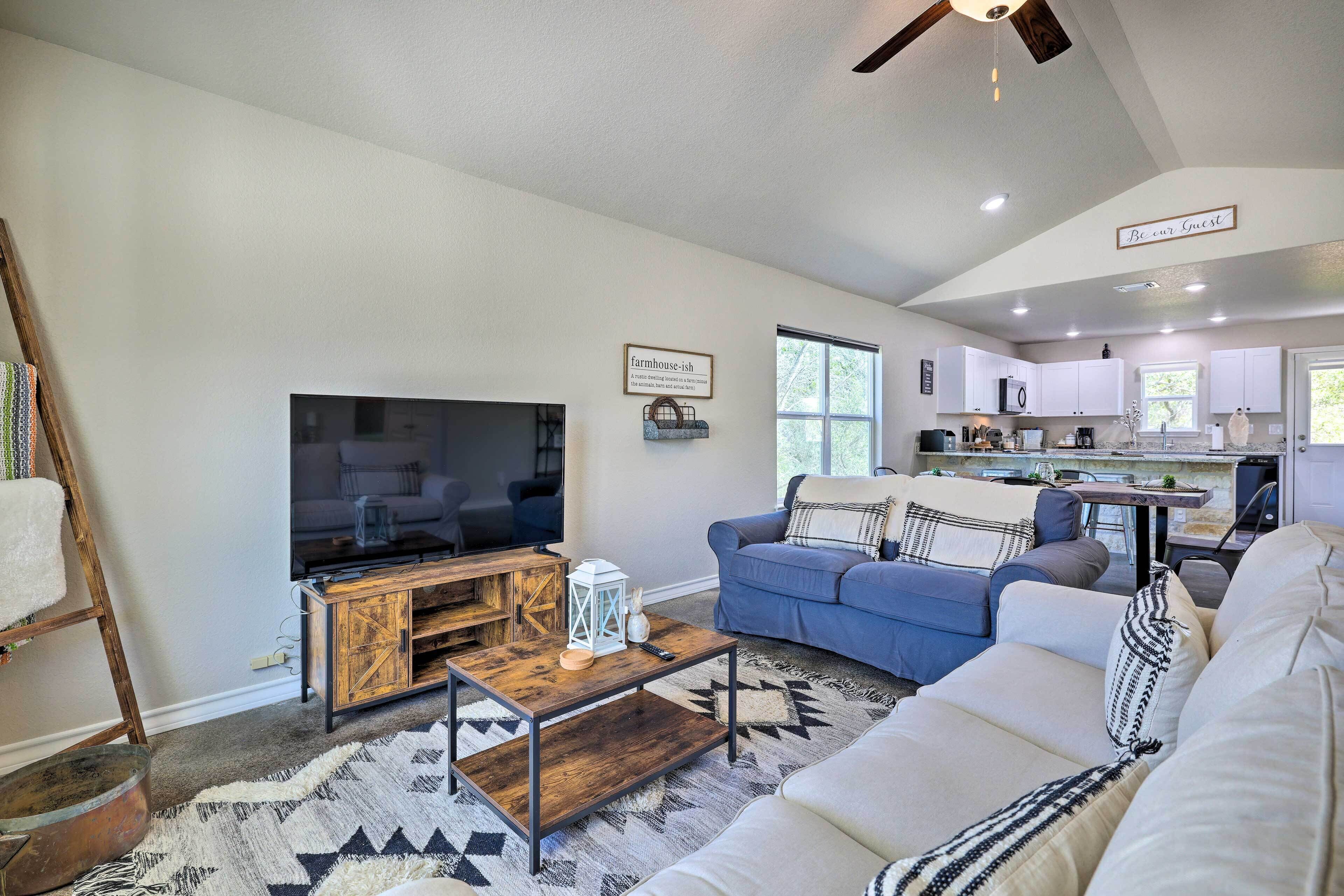 Canyon Lake Home ~ 1 Mi to Golfing & Swimming