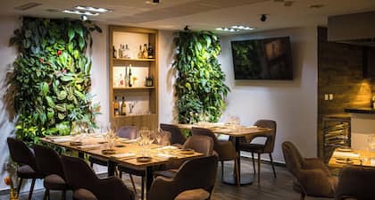 Kistücsök Food & Room