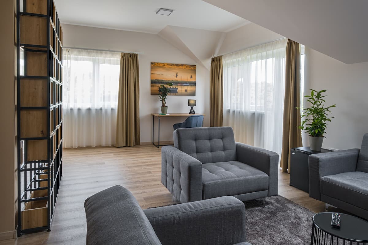 Deluxe suite | 2 slaapkamers, een kluis op de kamer, een strijkplank/strijkijzer