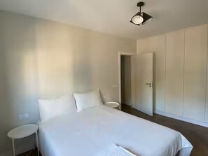 3 chambres, fer et planche à repasser, accès au Wi-Fi (inclus)