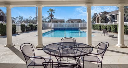Elegant 3-bedroom condo with 2 King beds/2 twins close to OWA/Foley Sports Plex.