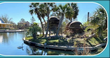 Elegant 3-bedroom condo with 2 King beds/2 twins close to OWA/Foley Sports Plex.