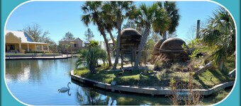 Elegant 3-bedroom condo with 2 King beds/2 twins close to OWA/Foley Sports Plex.