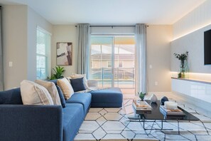 Smart TV - Francheska`s Villa: Private Pool/Spa, 24/7 Support (Davenport)