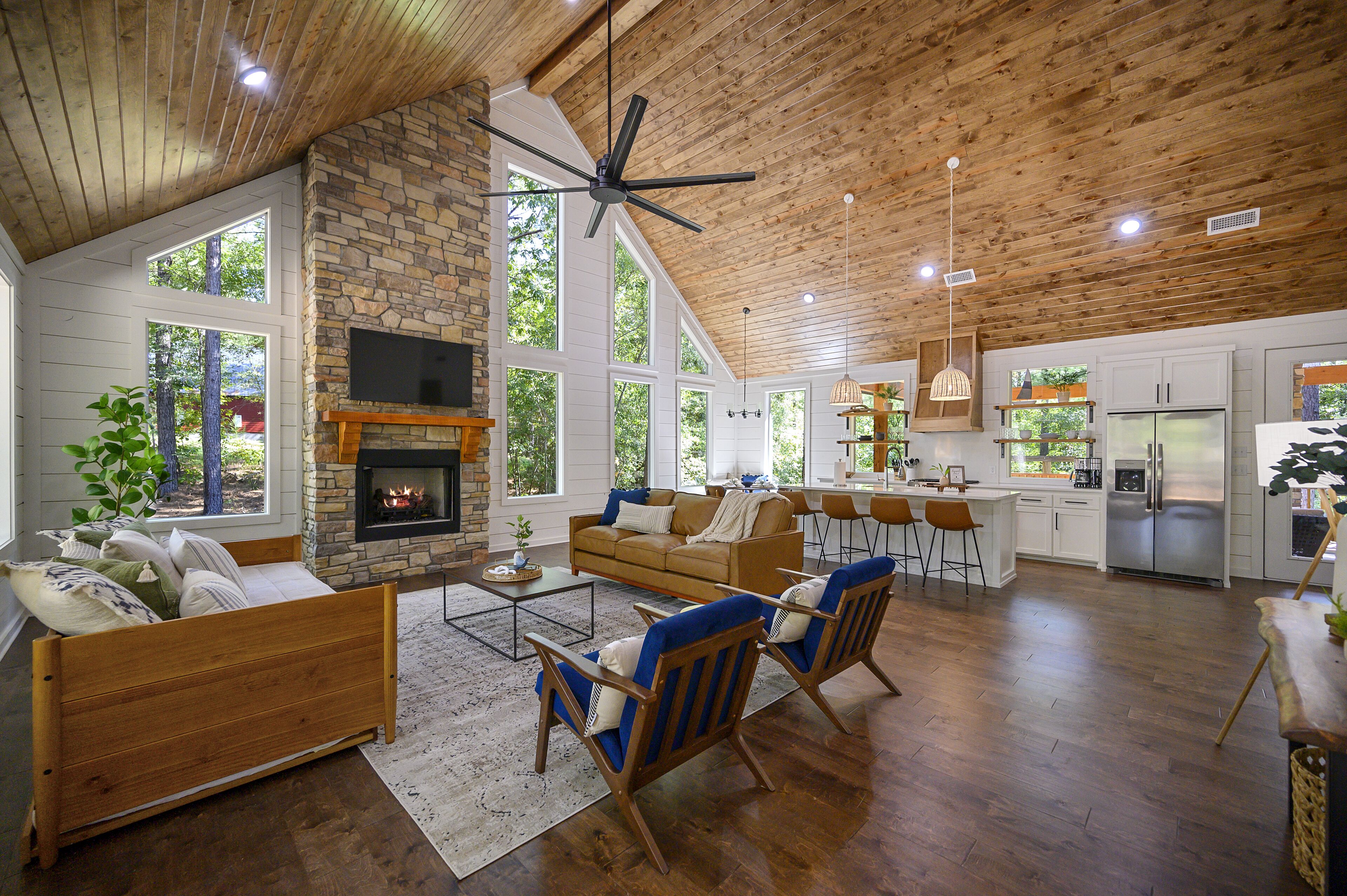 Seeking Solitude - Hot Tub, Hammocks, Desk w/ Chair, Secluded, Sleeps 4