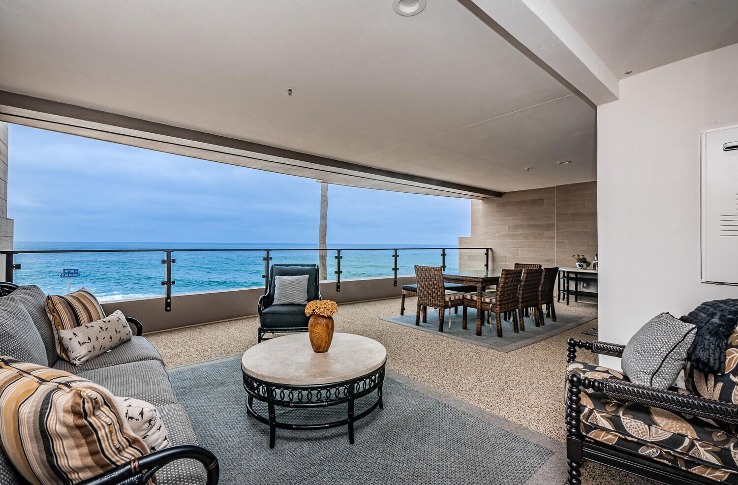 Gorgeous Ocean Front Condo with Huge Deck Overlooking the Iconic Windansea Beach