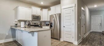 Cheerful 3-bedroom Townhouse - Centrally Located