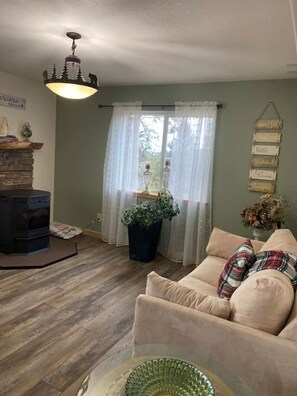 تلفزيون، مدفأة، ألعاب فيديو