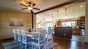 Dining - 24 Quiver Circle · Spectacular Mountain View ★ 5 Acres ★ PIKES PEAK (Florissant)