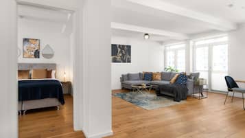 2 bedrooms, travel crib, WiFi