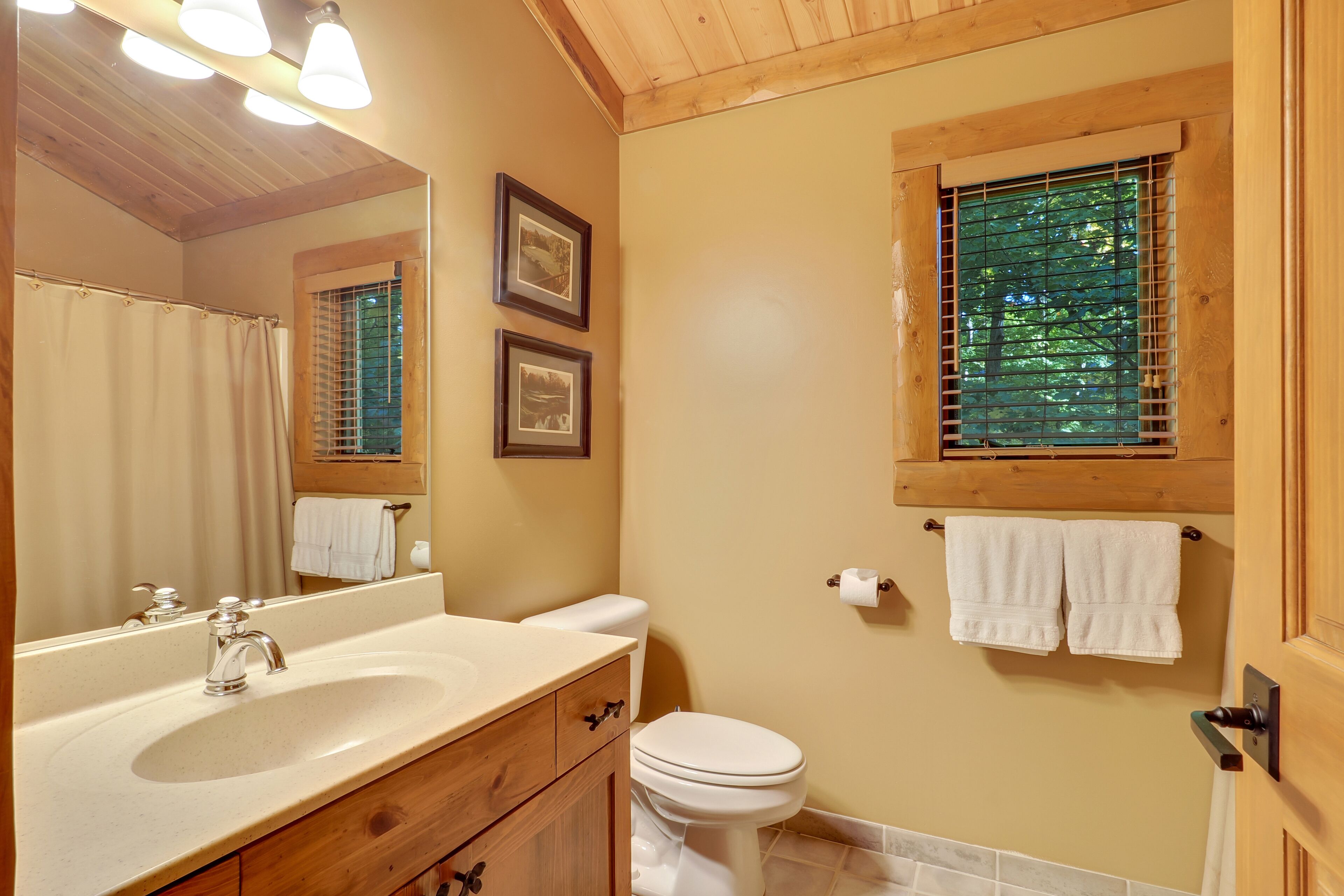 Private Boyne Mountain Cabin Clean and Cozy with Hot Tub , Golf, ski in ski out!