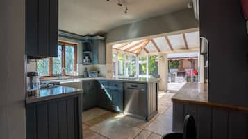Cottage | Bếp riêng | Tủ lạnh, lò vi sóng, lò nướng, bếp nấu