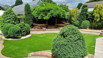 Cottage | Property grounds