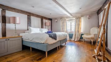 Cottage | 4 bedrooms, iron/ironing board, free WiFi, bed sheets