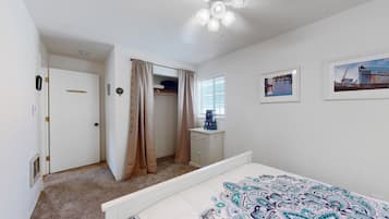 2 slaapkamers, een strijkplank/strijkijzer, internet, beddengoed