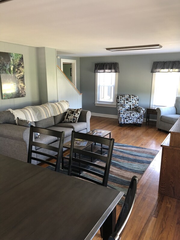 Smart TV, reproductor de DVD y libros 