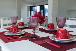 包含每日自助早餐