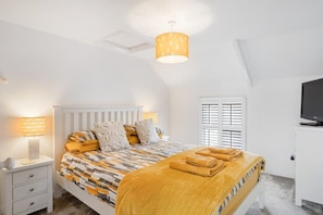 3 bedrooms, iron/ironing board, travel cot, WiFi