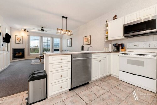 Riverside Twin `A` | Balcony | King Bed | Spacious