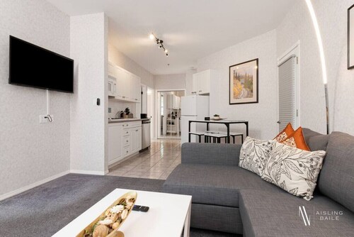 Riverside Twin `B` | Cozy | Views | King Bed