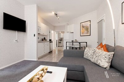 Riverside Twin `B` | Cozy | Views | King Bed