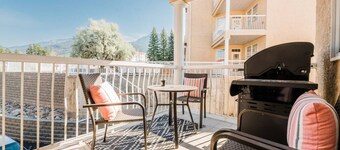 Riverside Twin `B` | Cozy | Views | King Bed