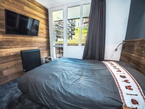 2 bedrooms