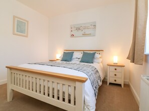 2 bedrooms, individually decorated, individually furnished, free WiFi - 1 Marsh Gardens (Minehead)