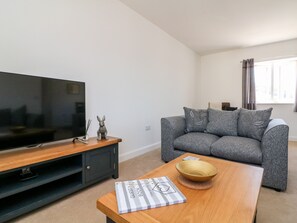 Living room - 1 Marsh Gardens (Minehead)