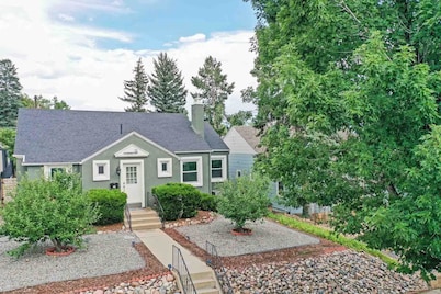 Sheridan Wildflower! Work Hub w/ BBQ & Fire Pit