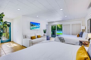 5 Schlafzimmer, Schreibtisch, Bügeleisen/Bügelbrett, Reisekinderbett