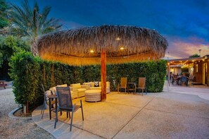 تناول الطعام بالخارج