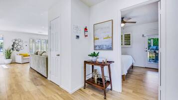 5 bedrooms, desk, iron/ironing board, travel crib